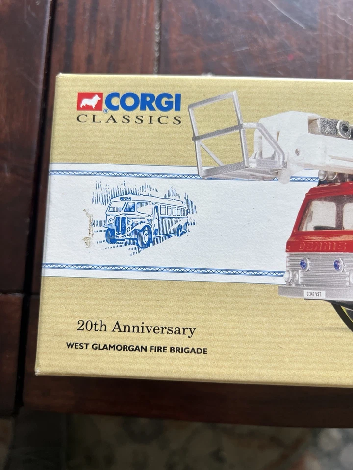 Corgi 97392 Simon/Dennis Hydraulic Platform W Glamorgan Fire Brigade Ltd Edition - Image 2 of 4