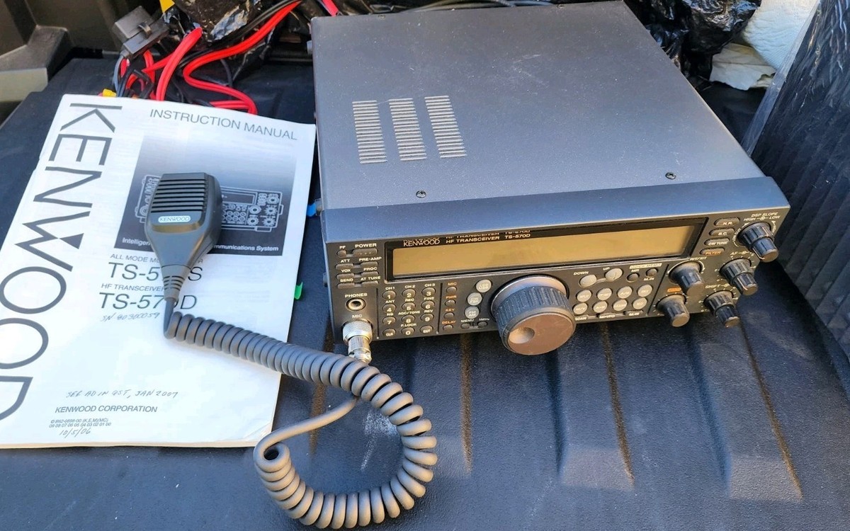 Kenwood TS-570D G HF Amateur Radio Transceiver W/ Mic, Speaker