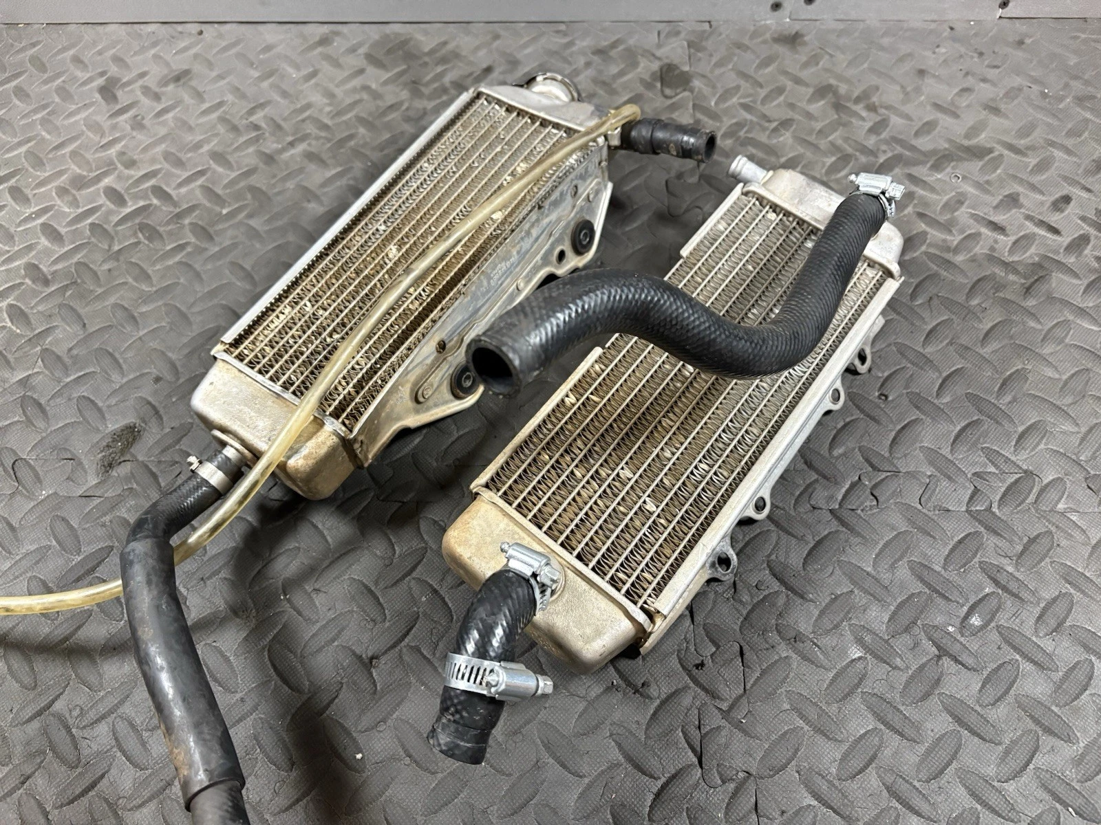 2006 06 Suzuki RMZ250 OEM ENGINE MOTOR COOLING COOLER RADIATOR LEFT RIGHT SET