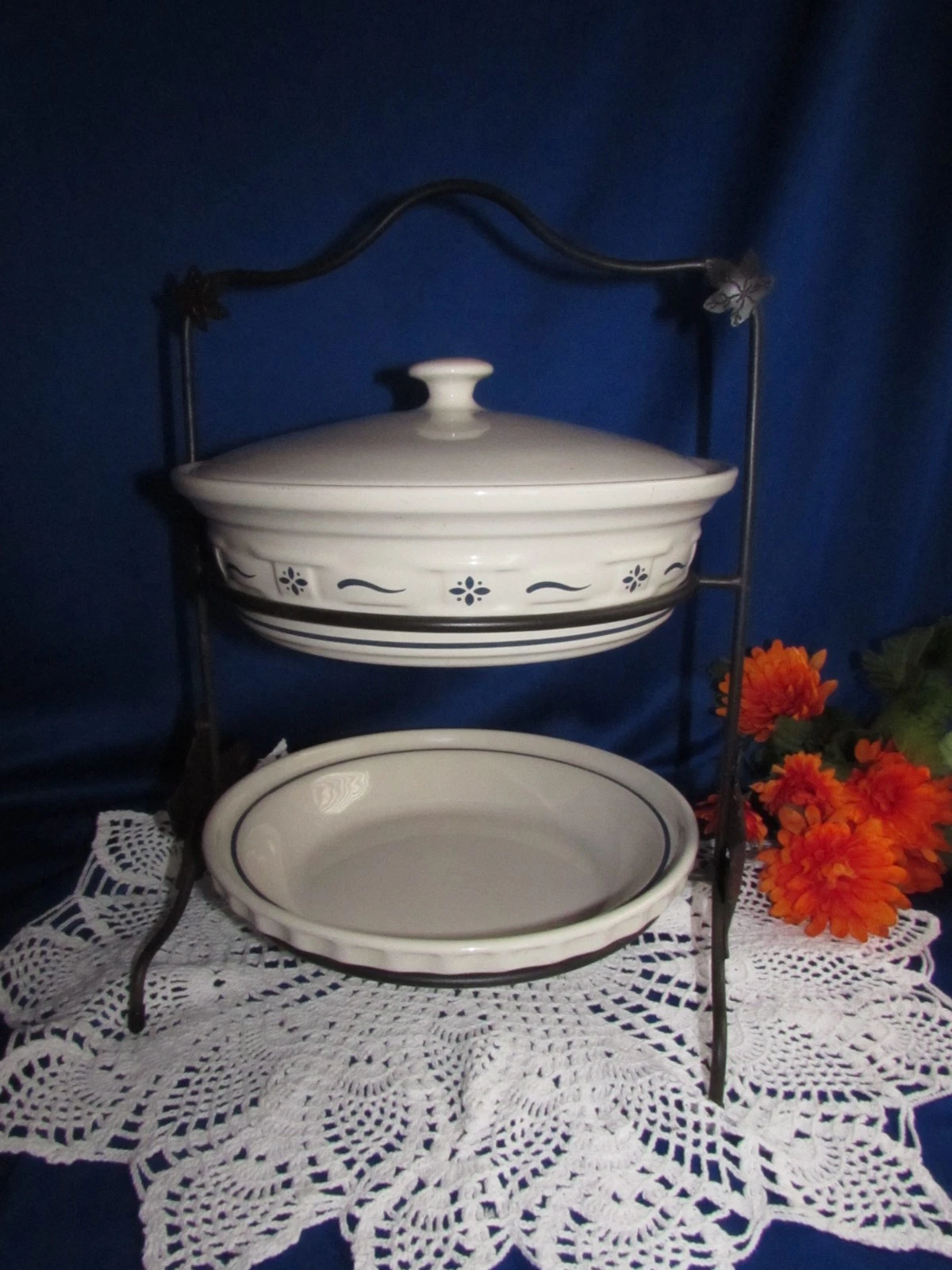 LONGABERGER WROUGHT IRON 2 PIE SERVER STAND1-10” PIE PAN & 2 QT CASSEROLE DISH