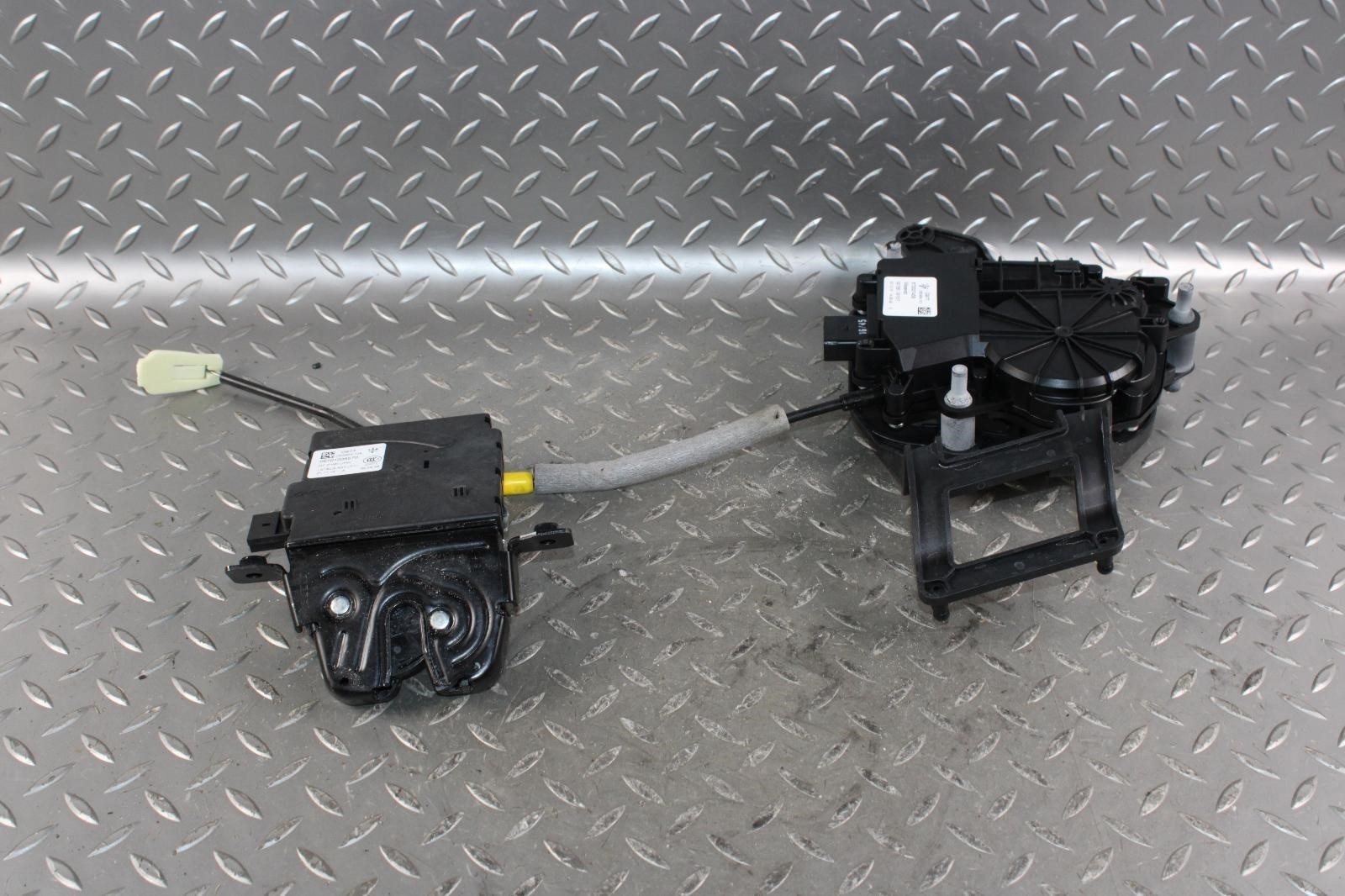 Maserati Ghibli 2014-2021 Trunk latch