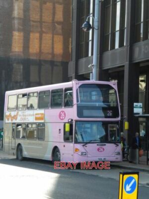 FOTO LESEN TRANSPORT BUS REG YN06 JWD NUMMER 26 BUS AUSSERHALB DES THAMES TOWER STA