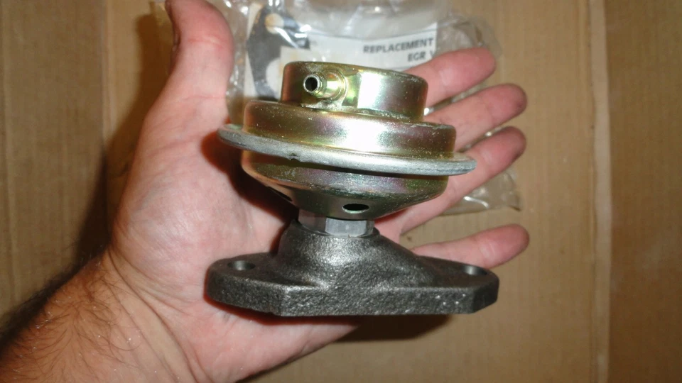 NORS 1984-85 FORD ESCORT MERCURY LYNX EGR VALVE BWD EGR1071 - Image 4 of 4