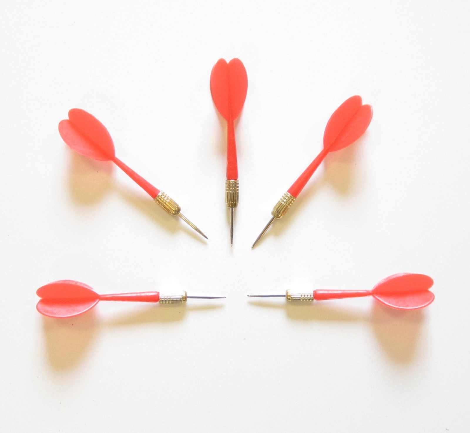 100 RED PLASTIC DARTS WITH METAL TIP CARNIVAL POP A BALLOON GAME BIRTHDAY  PARTY 97138678799 | eBay
