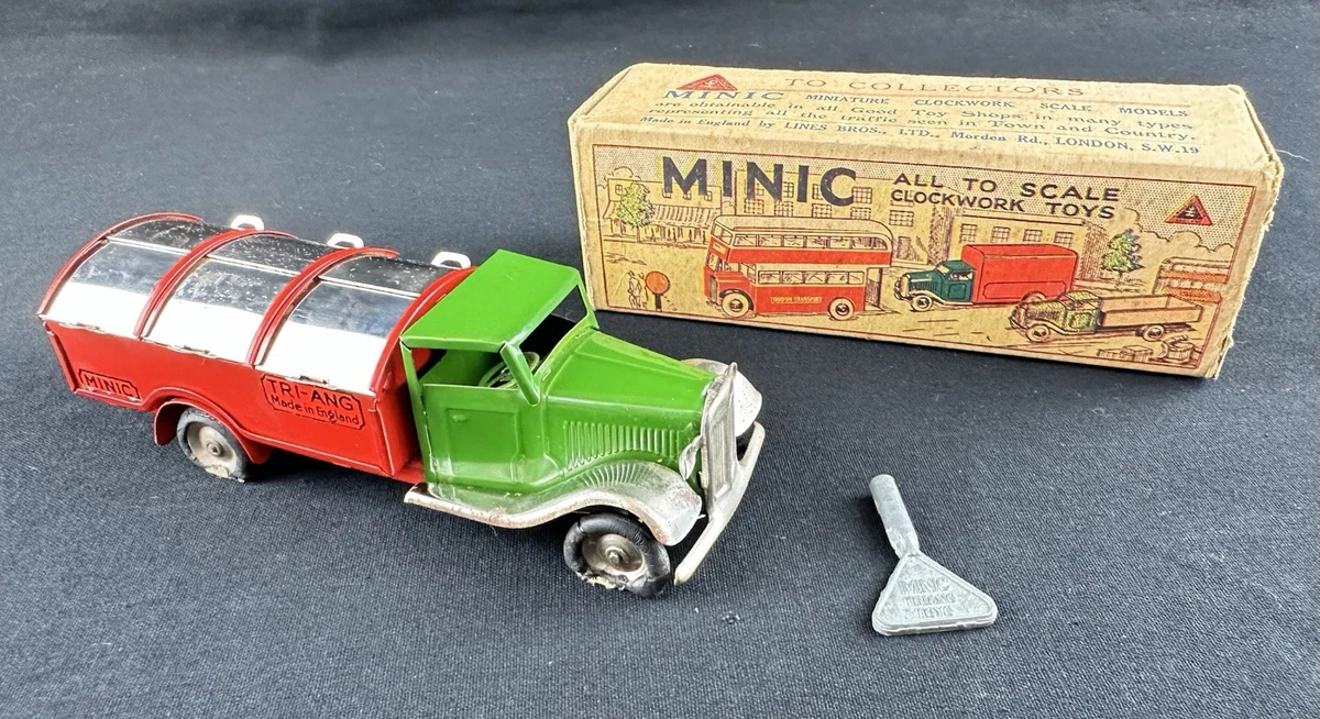 Lot 52 - A group of vintage TRI-ANG MINIC ships trade Lot 52 - A group of vintage TRI-ANG MINIC ships trade