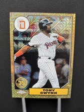 Topps 2022 Topps Chrome Tony Gwynn #T87C-36 Gold Mojo Refractor Padres