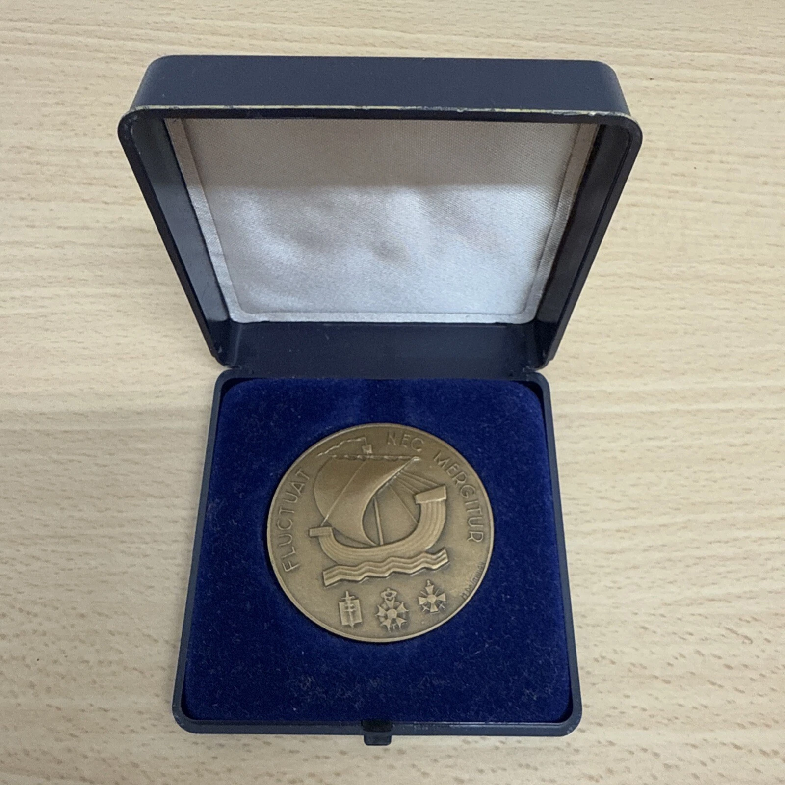 Médaille Fluctuat Nec Mergitur Ville De Paris En Bronze 1988