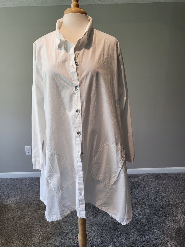 Fenini – White Button-Front Solid Long Shirt/Jacket/Topper (Size XXL)