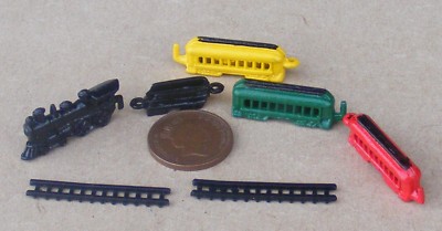 7 Piece Metal Train Set Tumdee 1:12 Scale Dolls House Nursery Accessory Toy