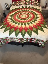 Better Homes and Gardens 3 pc Set Full Size Quilt 86" X 86" Plus Two Shams