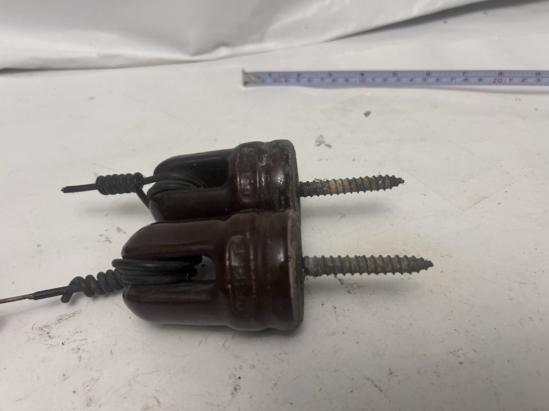 VTG porcelain brown electrical insulate and integrate long screw x2