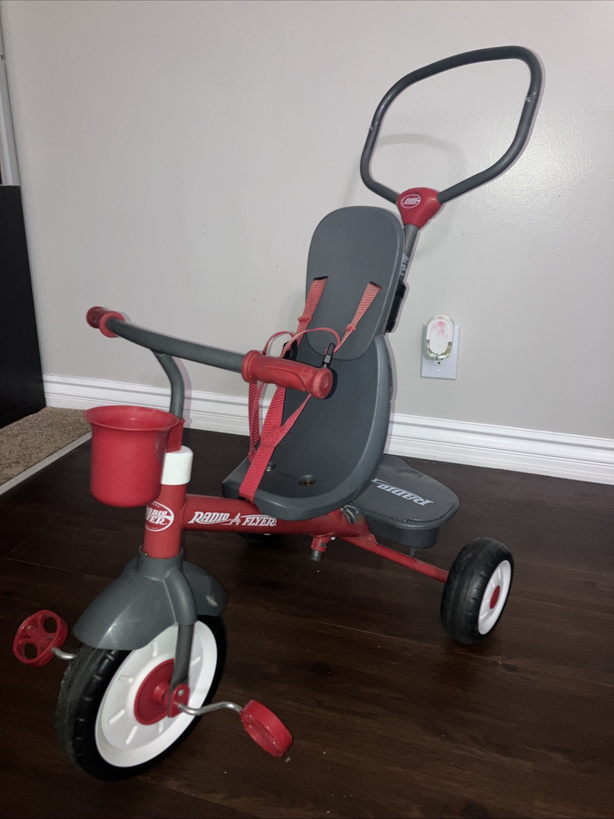 Radio Flyer 481Z 4-in-1 Stroll 'N Trike Tricycle - Red
