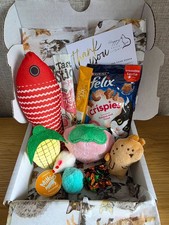 Happy Tails Cat Gift Box | Cat Toys and Treats | Bundle Hamper Gift Set