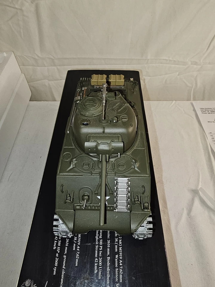 Minichamps Sherman M4A3 US Military WWII Tank Diecast 1:35 Danbury Mint RARE - Image 4 of 4