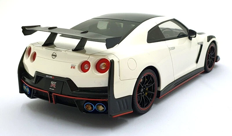 Kyosho 1/18 Scale KSR18061W  - Nissan GT-R Nismo special edition 2024 - White - Image 2 of 4
