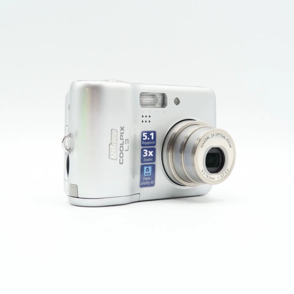 Nikon Coolpix L3 5.1MP Compact Digital Camera Silver *Refurbished by Nikon* - Image 3 of 4