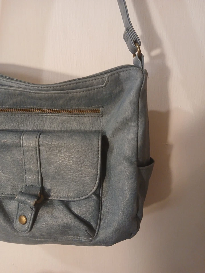 Bolso de hombro de cuero suave Bueno cartera azul con muchos bolsillos y borla Foto 3 de 4