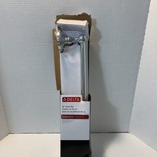 Delta Greenwich 18 in. Towel Bar in Chrome 138266