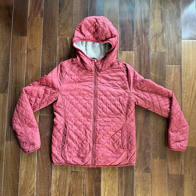 Chaqueta acolchada roja UNIQLO para mujer con capucha forro polar