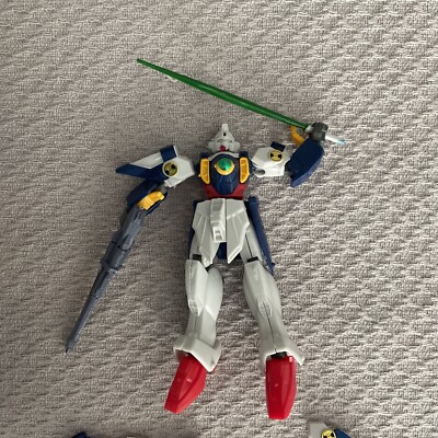 1995 Bandai Wing Gundam Mobile Suit XXXG-01W Model Kit 1/144 Scale