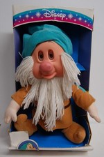 Snow White and The Seven Dwarfs - Sleepy Plush Doll - 1993 Mattel Package Damag