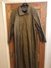 Thomas Marshall ladies raincoat size M/ 12  long with detachable lining
