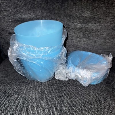 Tupperware Refrigerator Bowls 4 Piece Set Blue #148-28 with lids