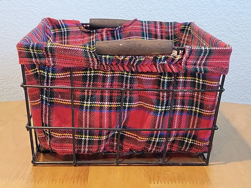 Rae Dunn Christmas Basket Plaid Wire Wooden Handle Holiday Red - Image 4 of 4
