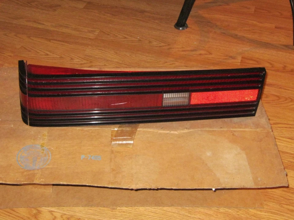 NOS 1981-1982 Mercury Lynx left rear taillight lens, in box - Image 2 of 3