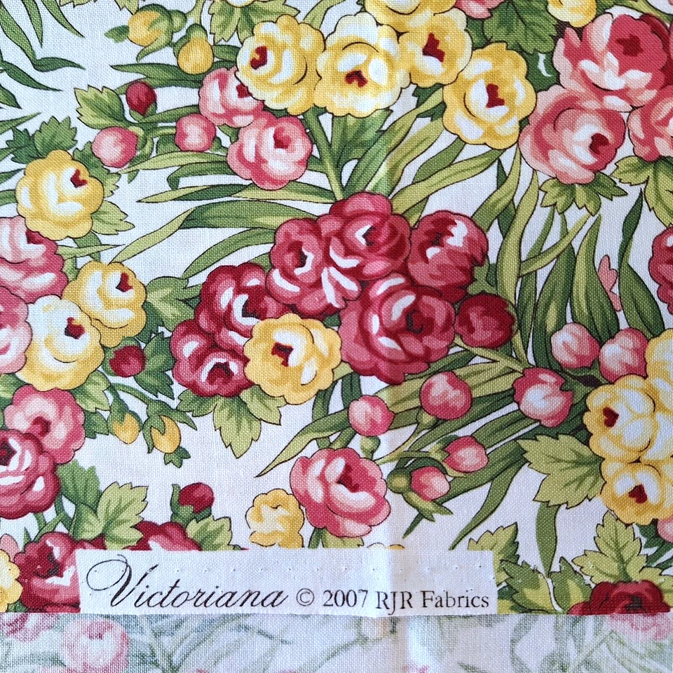 Fuera de existencia floral rojo amarillo verde sobre blanco Victoriana 2007 RJR telas algodón BTHY Foto 3 de 4
