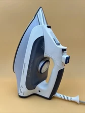 Rowenta Focus Microsteam Stainless Steel STEAM Iron #DZ5182  1700W 120V