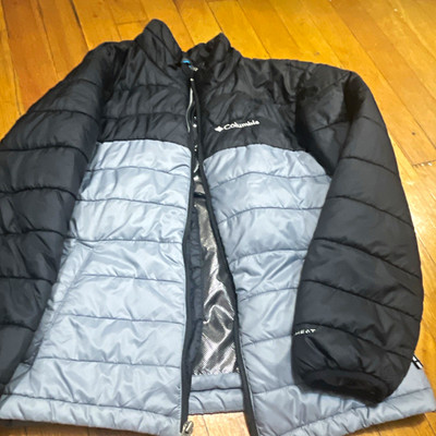 Columbia  Kid s Winter Puffer Jacket Black/Gray Full Zip Nylon Size M