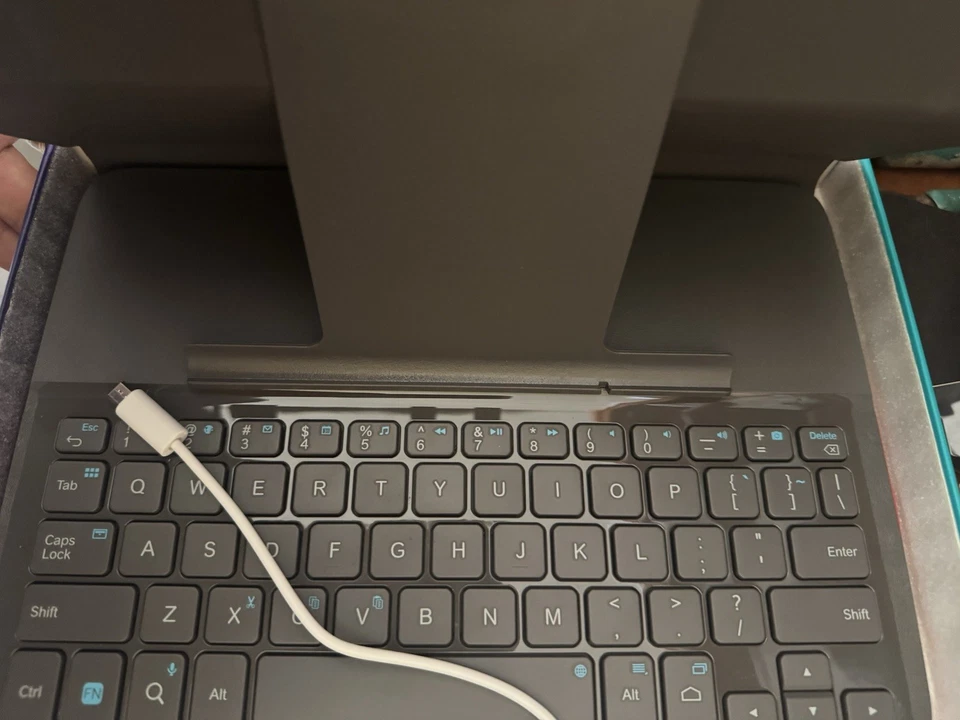 Logitech Type-S for Samsung Galaxy Tab S 10.5 Thin Protective Keyboard Case - Image 3 of 3