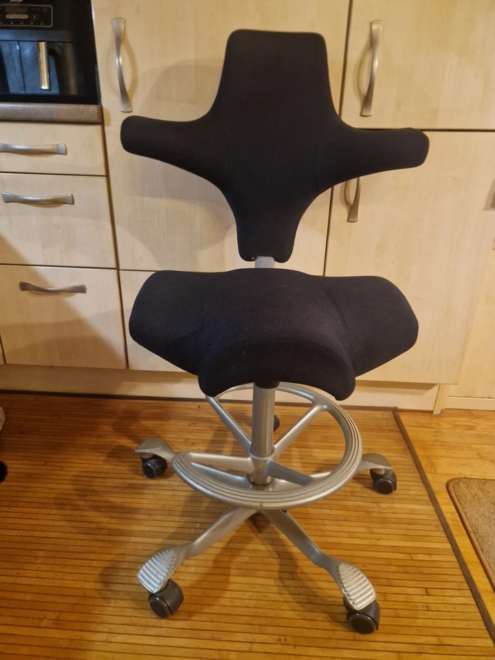 HAG Capisco 8106 Design Bürostuhl Drehstuhl Gasfeder Ergonomisch, mit Fußstütze