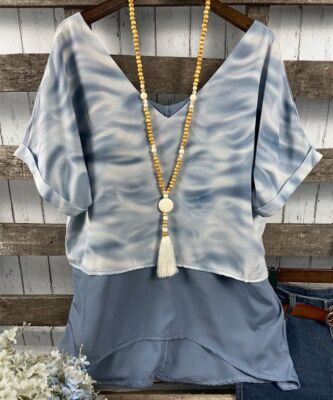 $25 E-RacTro Blue Watercolor-Contrast V-Neck Mock-Layered Top Size Small NWOT