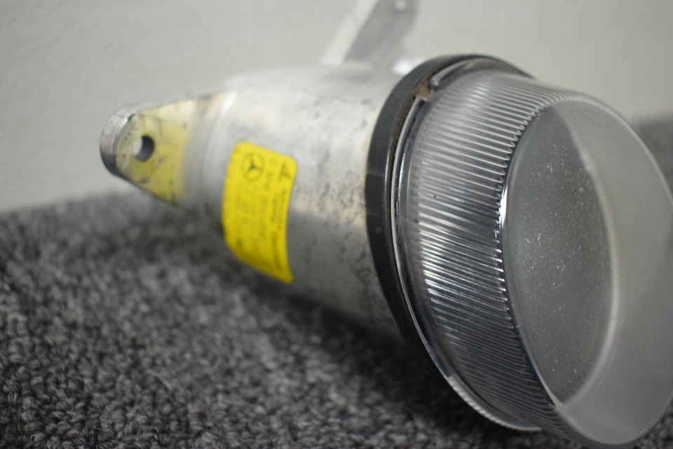 Luz antiniebla Mercedes Benz E300 2012-2014 OEM de fábrica Foto 2 de 4