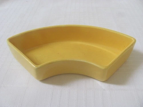 VINTAGE POTTERY FIESTA YELLOW RELISH INSERT FOR RELISH TRAY