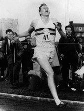 Roger Bannister Dream Mile in min Oxford 1954 1950s Old Photo