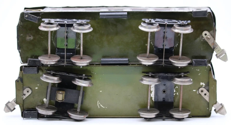 Ives Prewar Standard Gauge Tinplate Green 170 Dining Car & 186 Observation Car - Image 4 of 4