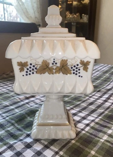 Westmoreland Milk Glass Covered Wedding Box 10” Leaves/Berry Print Vintage