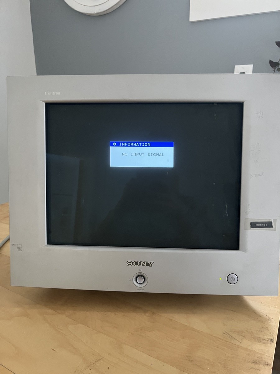 Sony Trinitron HMD-A200 17