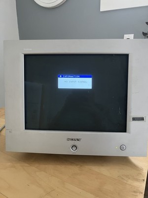 Sony Trinitron HMD-A200 17