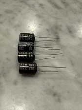 (4) CAPACITOR 4.7uF  350V  105° RADIAL ILLINOIS CAPACITOR