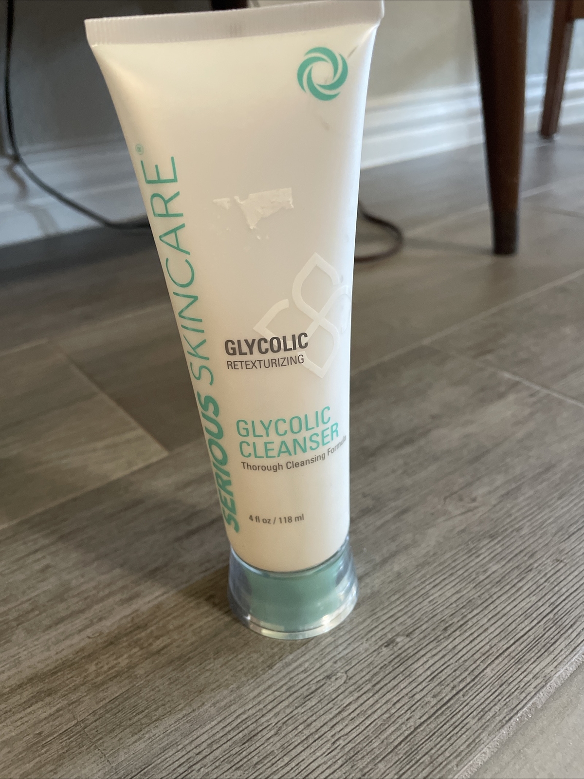 SERIOUS SKIN CARE GLYCOLIC RETEXTURIZING CLEANSER (Full Size/4oz/Sealed