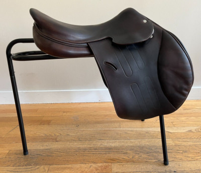 Hermes Cavale II Jumping Saddle- Custom Leather Colors | eBay Hermes Cavale II Jumping Saddle- Custom Leather Colors | eBay
