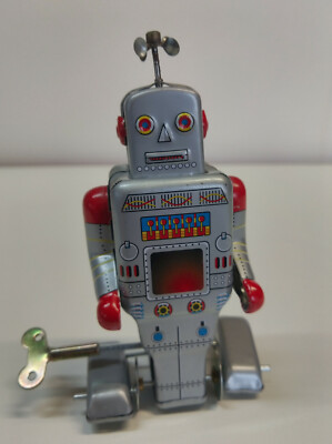 MS372) Robot mécanique en tôle
