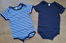 2 Kurzarmbodys für Babys/Jungs Gr.98/104 von...
