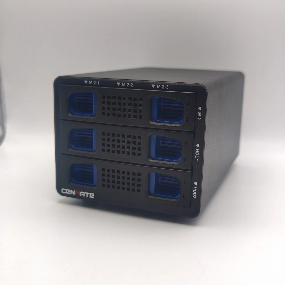 Hybrid 2*3.5 HDD 3*M.2 NVMe Enclosure with Cooling Fan for 2.5/3.5 SATA HDD/SSD