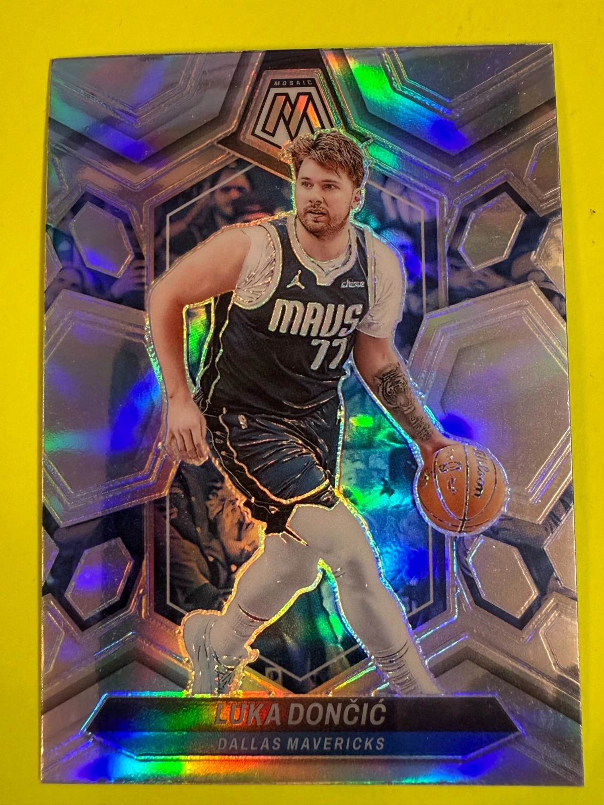 69049 2023-24 Panini Mosaic Silver #31 Luka Doncic BK$25