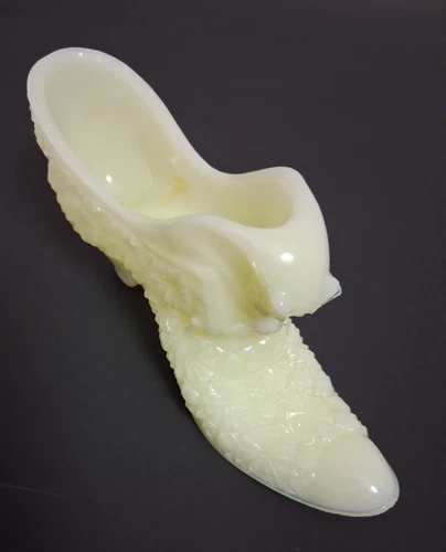Fenton Art Glass 5" Victorian Slipper Shoe Cats-Head-Daisy Button-Green